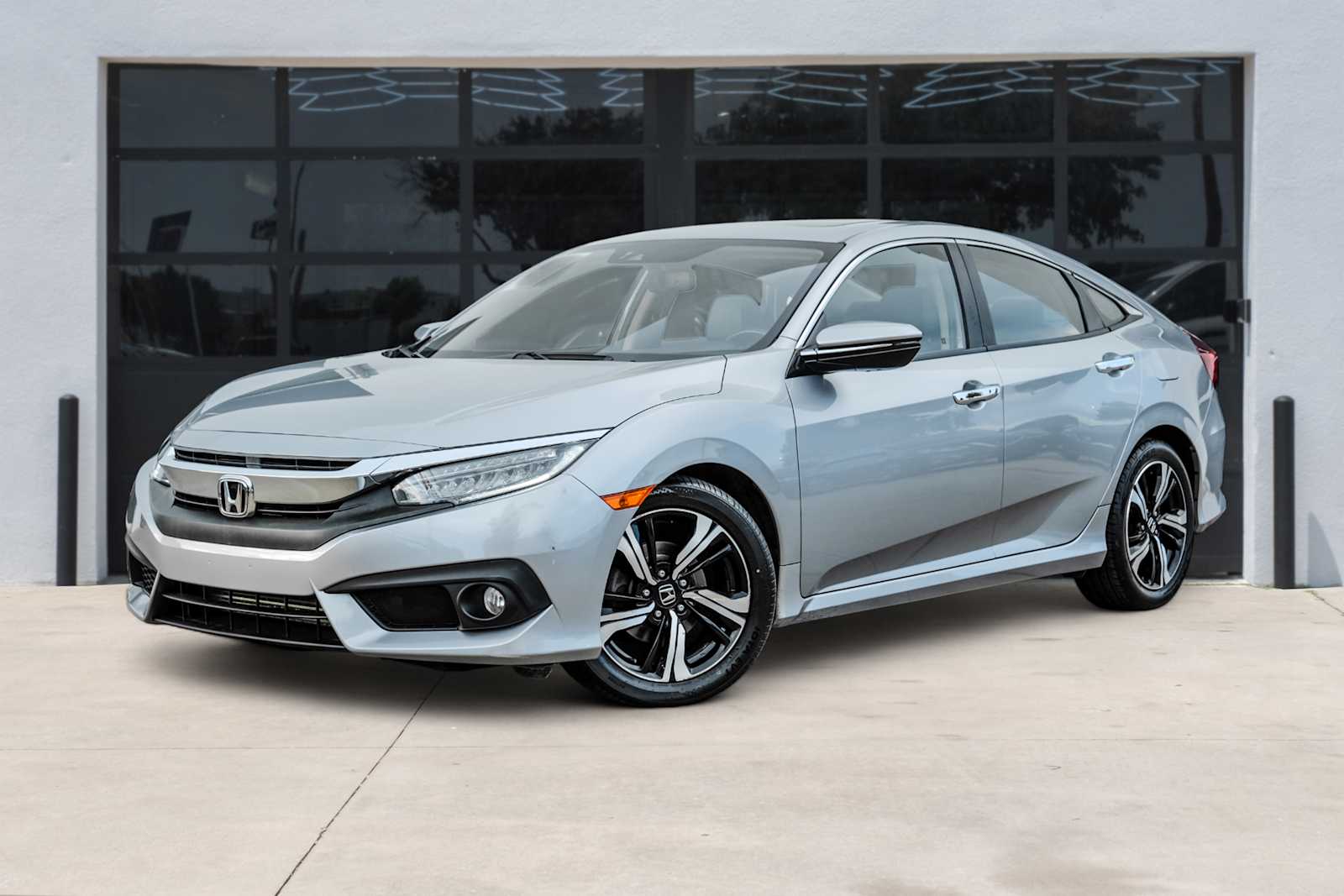 2017 Honda Civic Touring's photo