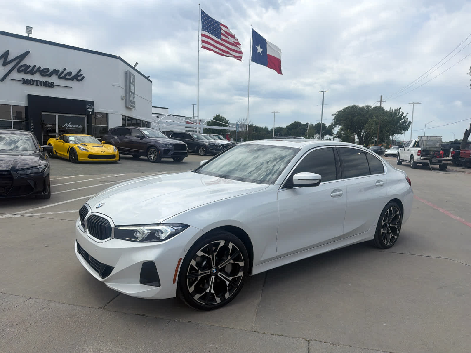 2025 BMW 3 Series 330i xDrive Sedan's photo