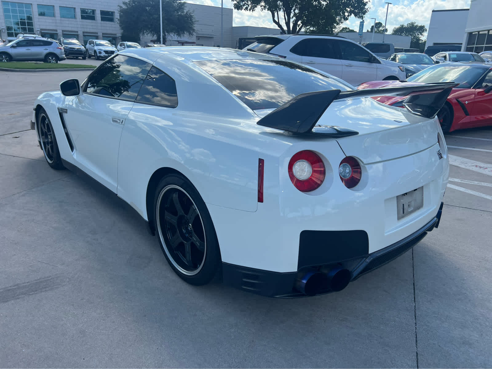 2014 Nissan GT-R Black Edition photo 2