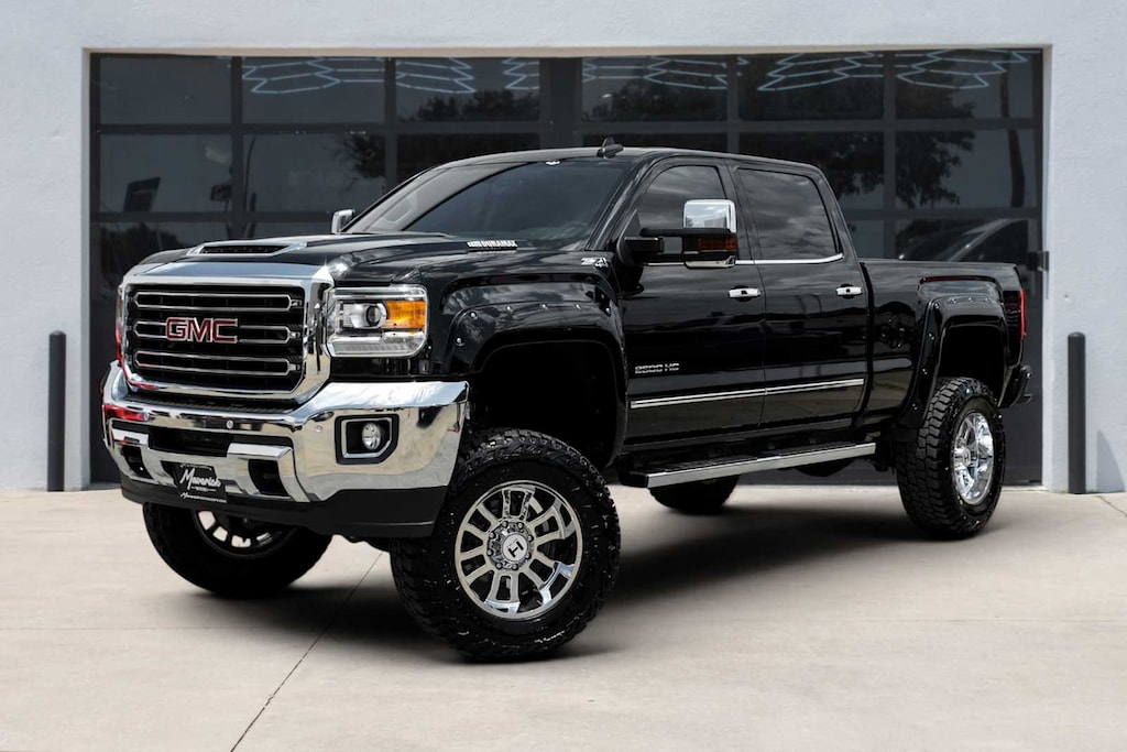 Used 2019 GMC Sierra 2500HD SLT 4WD Crew Cab 153.7 Truck