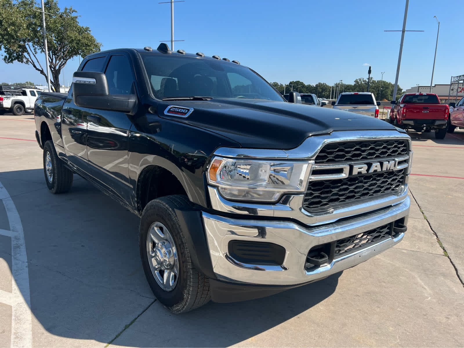 2023 Ram 2500 Tradesman photo 4
