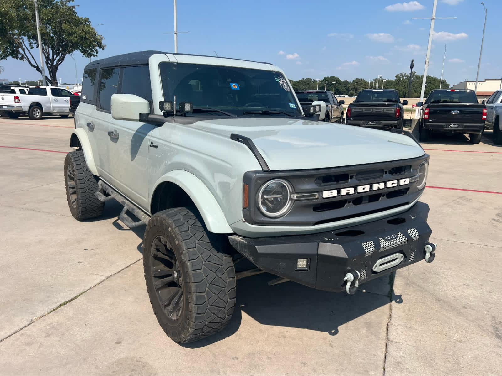2022 Ford Bronco Base Big Bend Black Diamond Outer Banks photo 3
