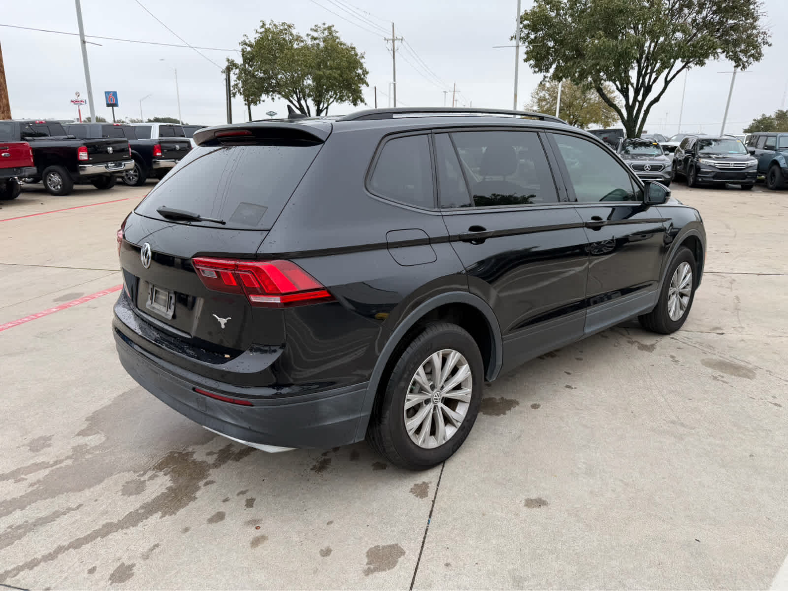 2020 Volkswagen Tiguan S photo 3