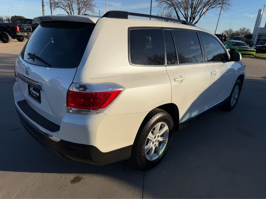 Used 2011 Toyota Highlander SE SUV