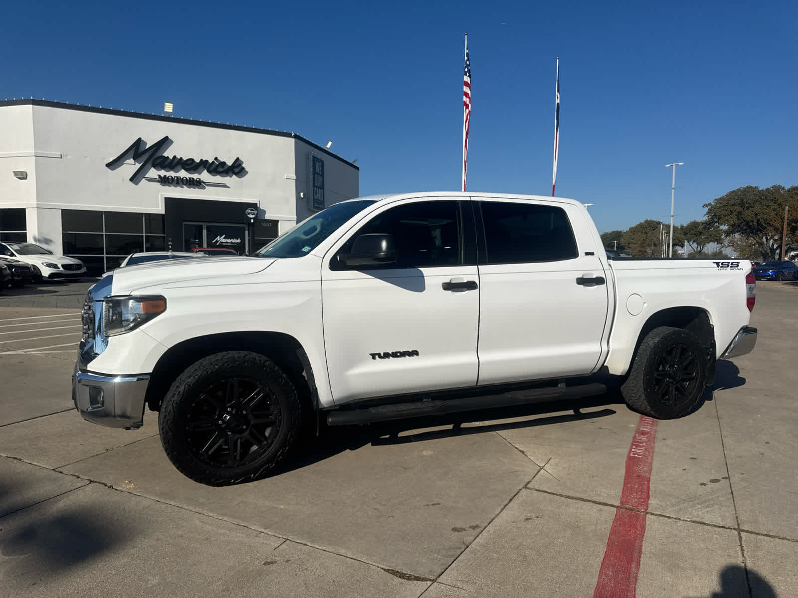 2018 Toyota Tundra SR5's photo