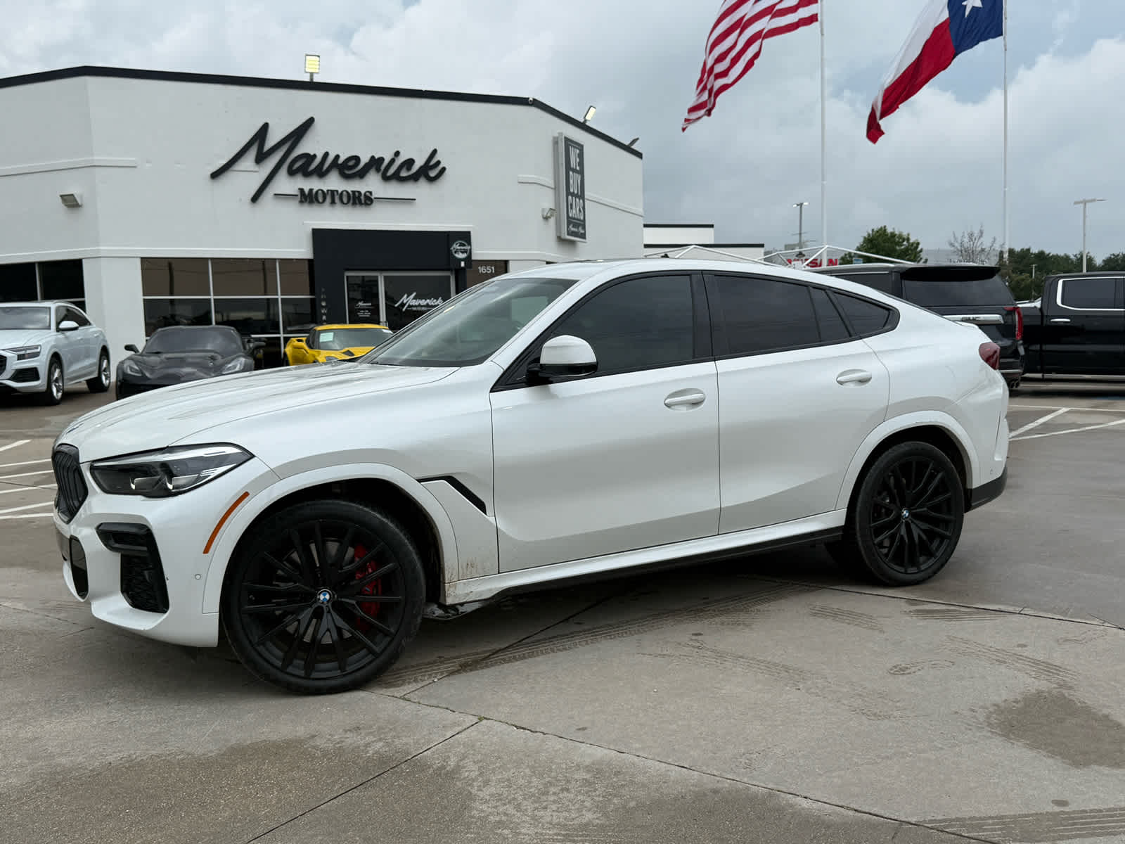 2022 BMW X6 M50i's photo