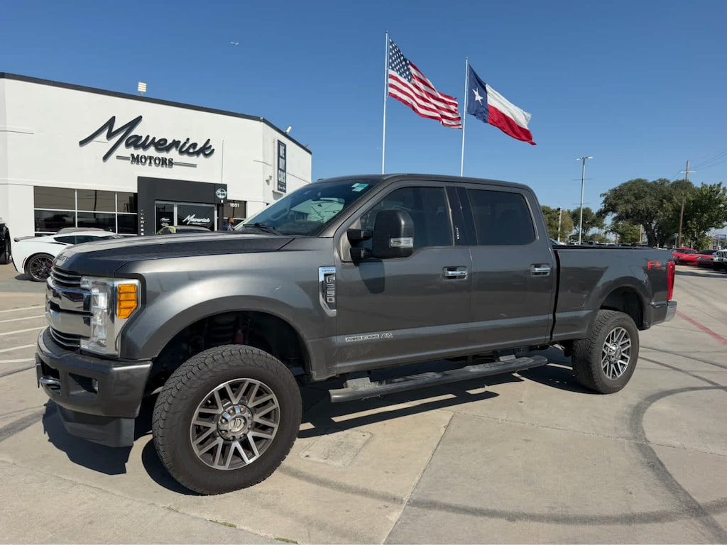 Used 2017 Ford Super Duty F-250 Pickup Lariat 4WD Crew Cab 6.75 Box Truck