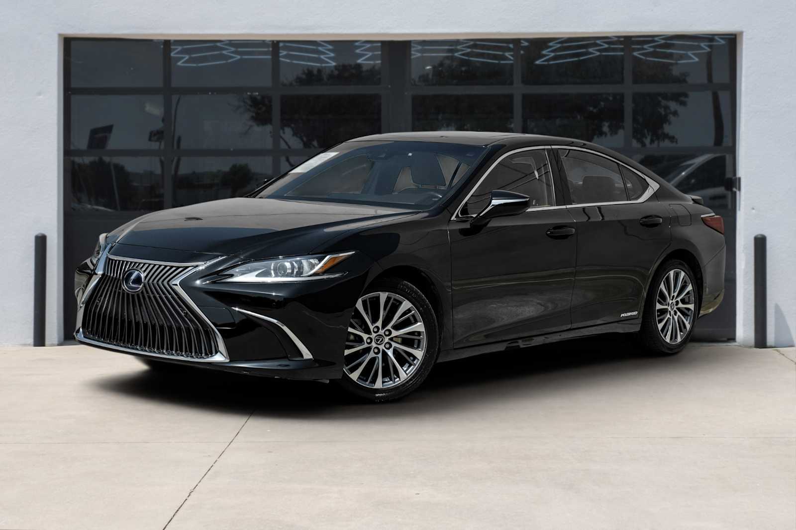 2019 Lexus ES Hybrid 300h
