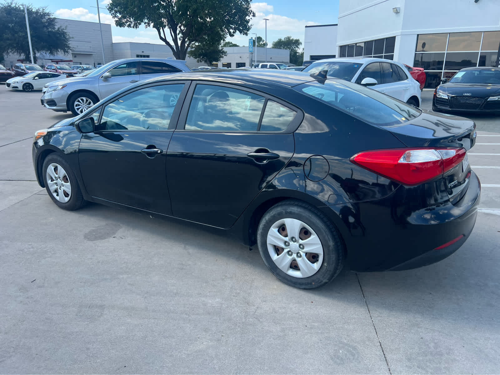2016 Kia Forte LX photo 2