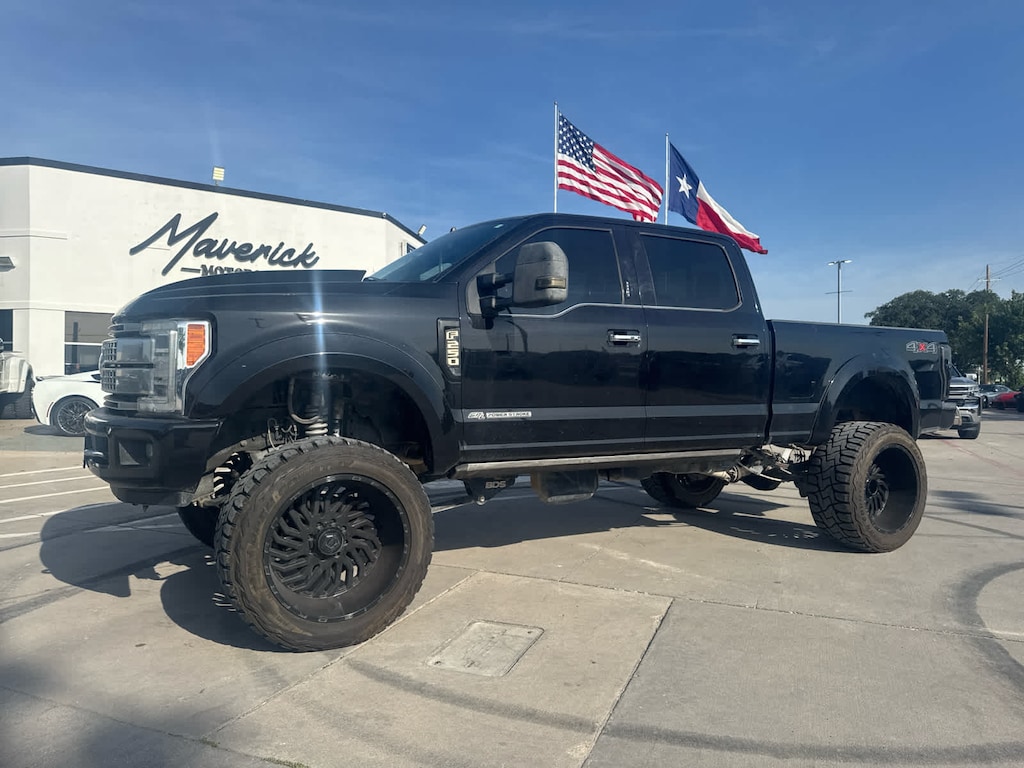 Used 2019 Ford Super Duty F-250 Pickup Platinum 4WD Crew Cab 6.75 Box Truck