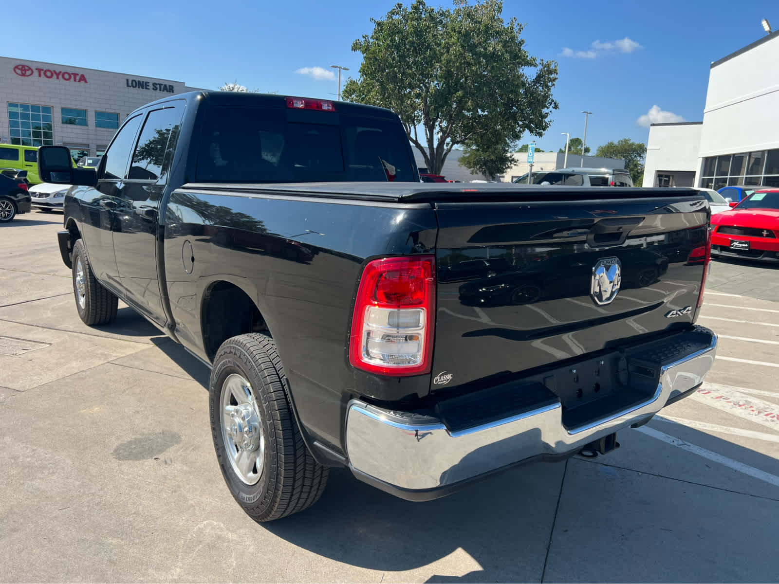 2023 Ram 2500 Tradesman photo 2