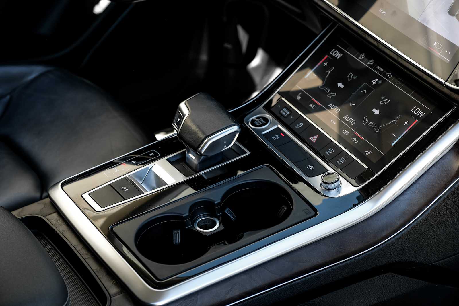 2022 Audi Q8 Premium - Photo 25