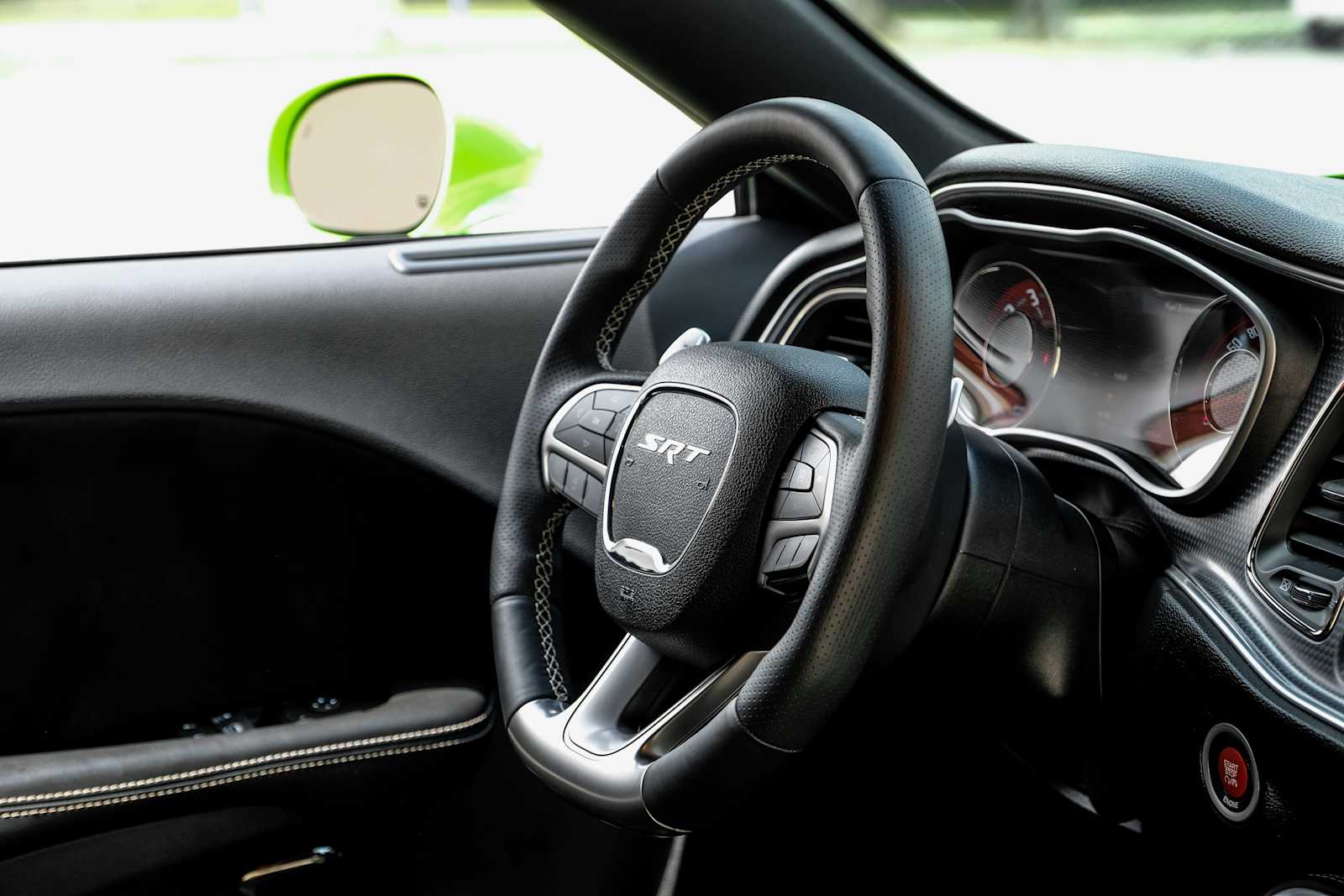 2015 Dodge Challenger SRT - Photo 13