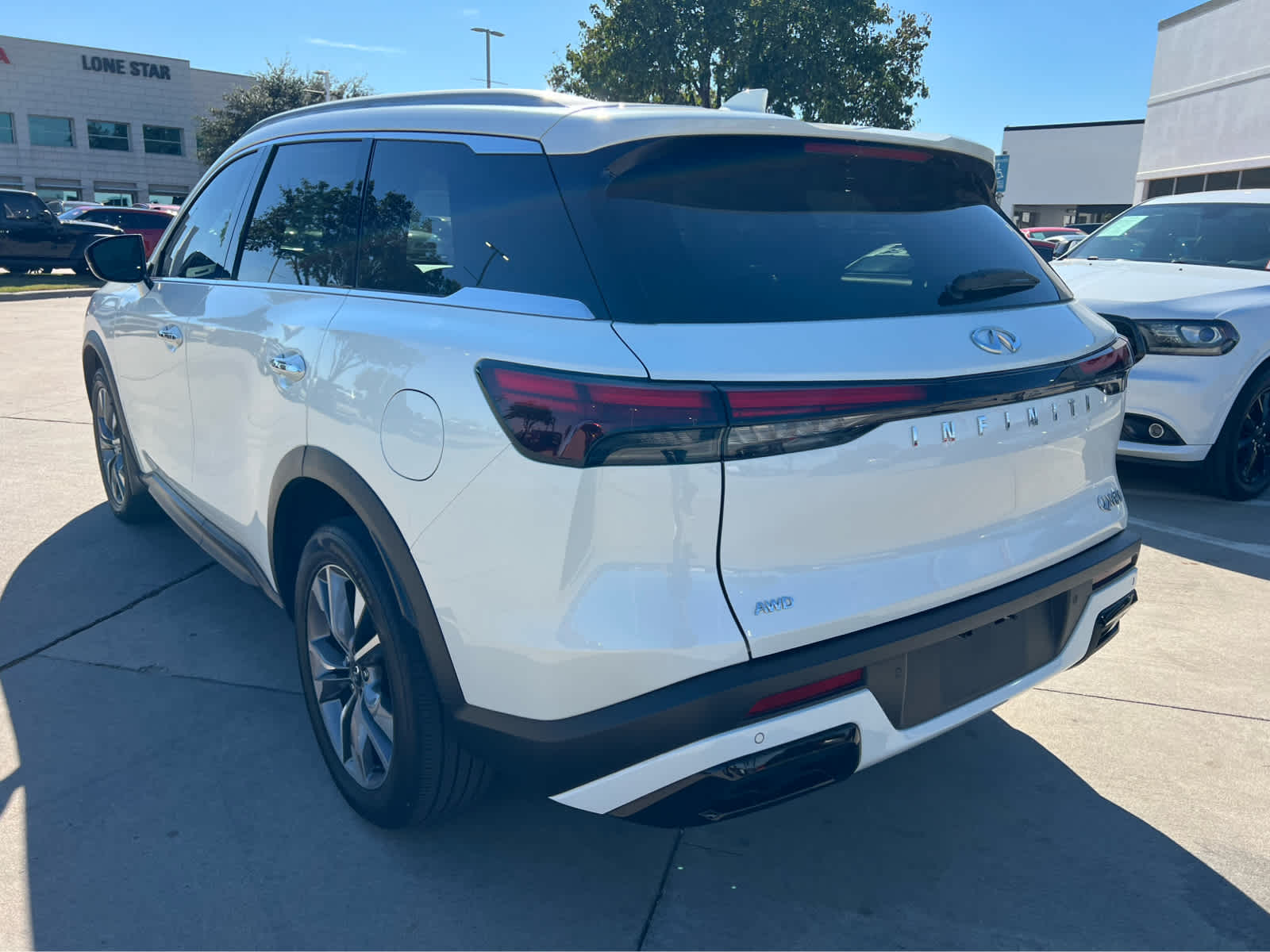 2023 Infiniti QX60 Luxe photo 2