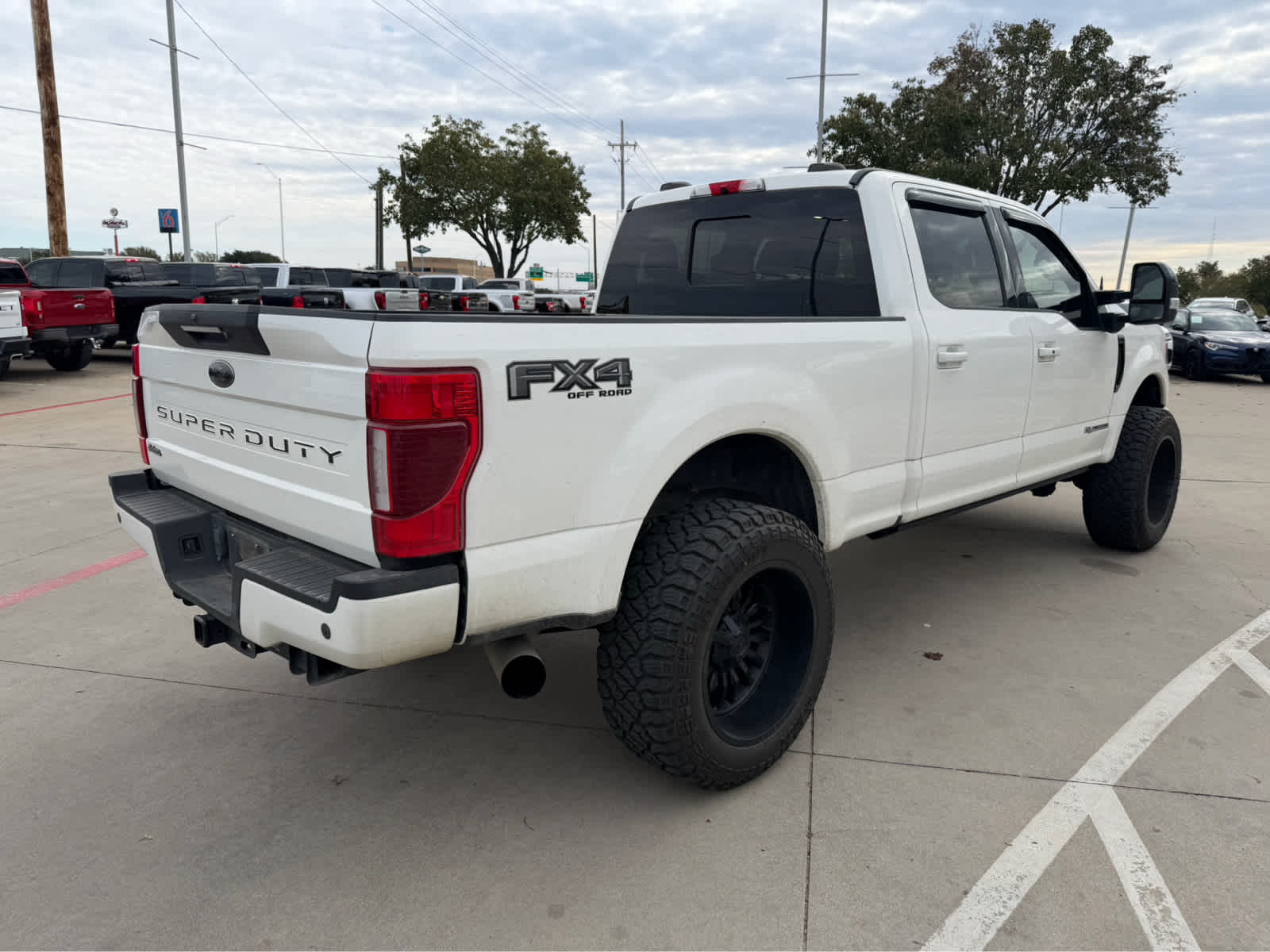 2021 Ford F-250 Lariat photo 2