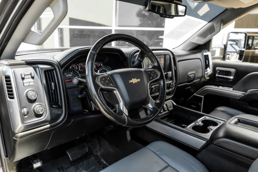 Used 2015 Chevrolet Silverado 2500HD LTZ 4WD Crew Cab 153.7 4WD Crew Cab 153.7