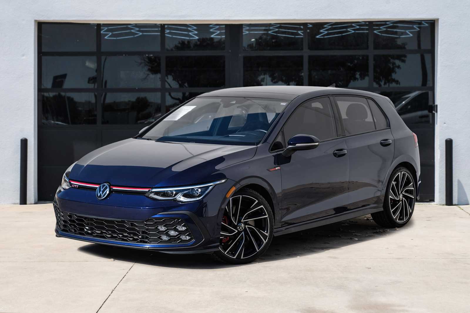 2023 Volkswagen Golf GTI Autobahn's photo