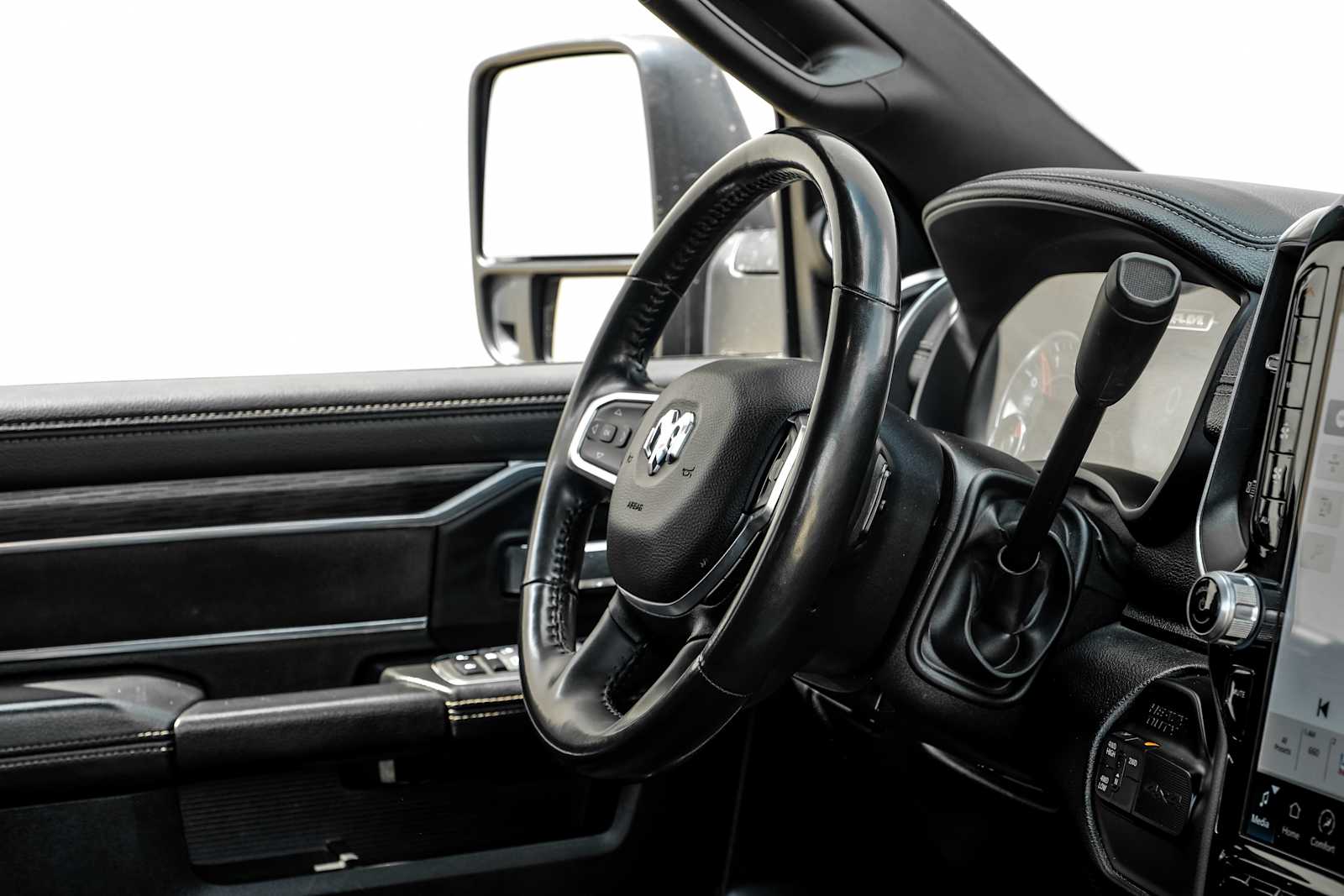 2024 RAM Ram 3500 Pickup Laramie - Photo 15