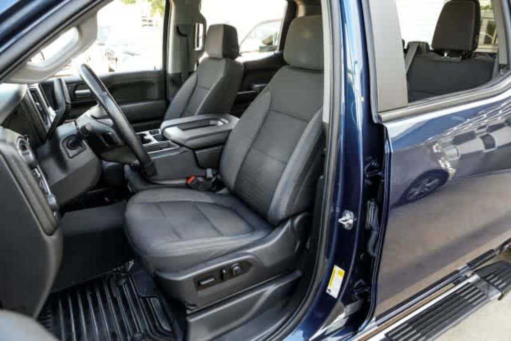 Used 2020 Chevrolet Silverado 1500 LT 4WD Crew Cab 147 4WD Crew Cab 147