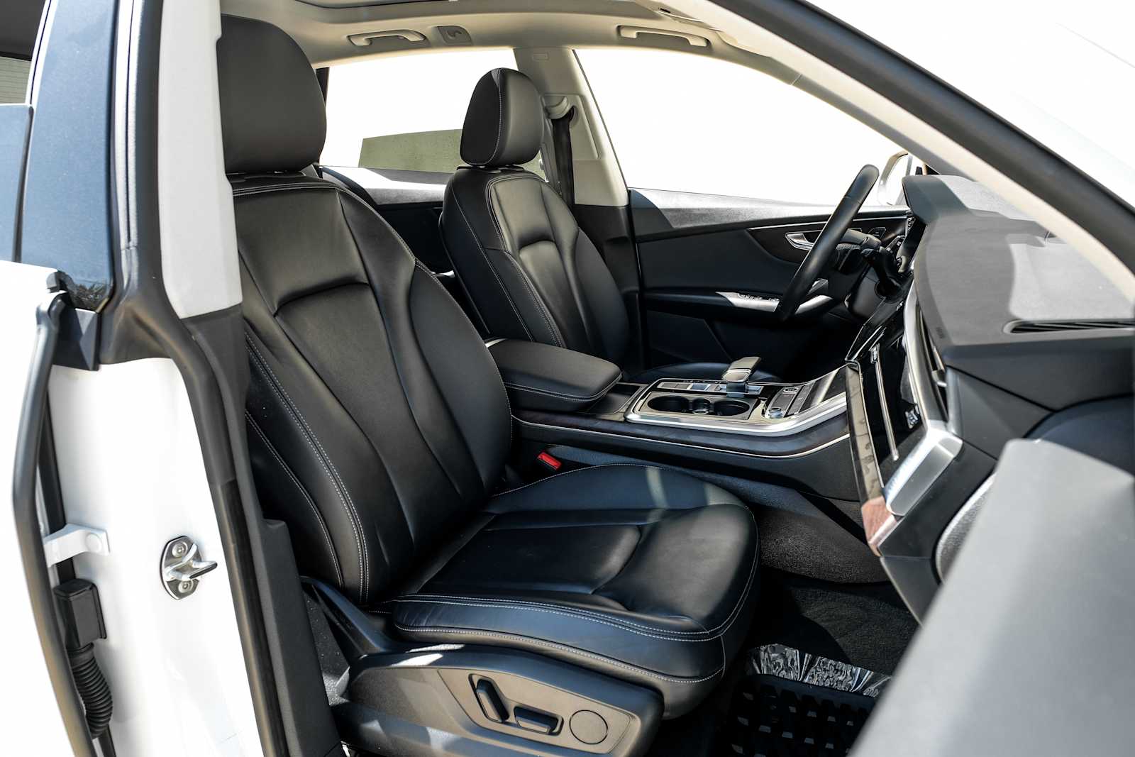 2022 Audi Q8 Premium - Photo 38