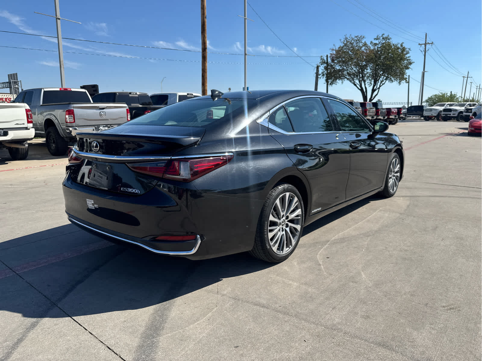 Used 2020 Lexus ES 300h Sedan
