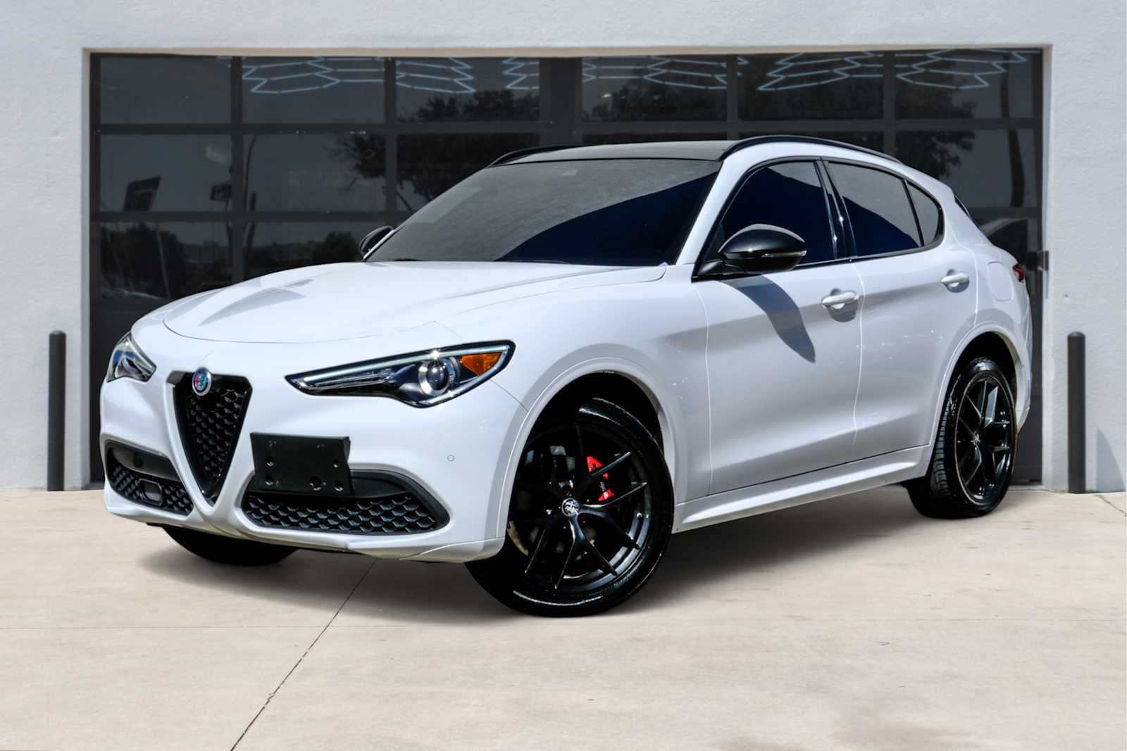 2020 Alfa Romeo Stelvio Sport's photo