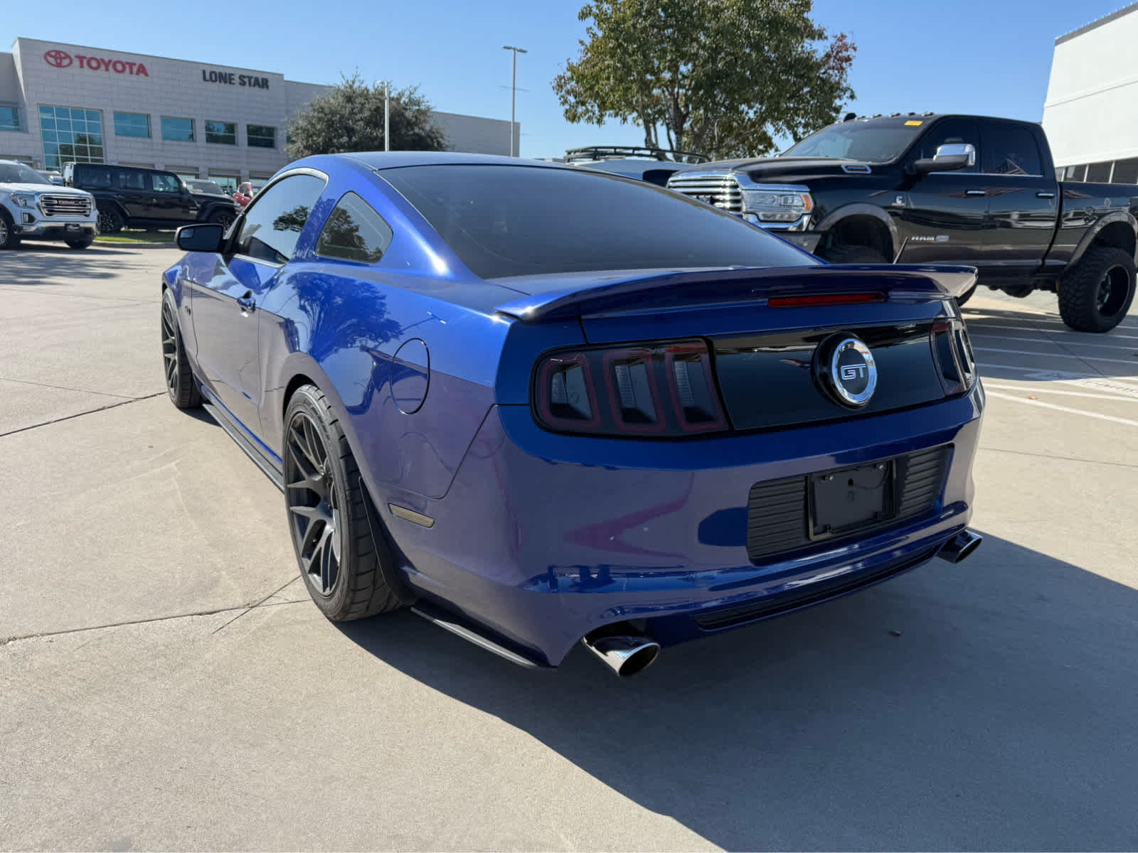 2013 Ford Mustang GT Premium photo 2
