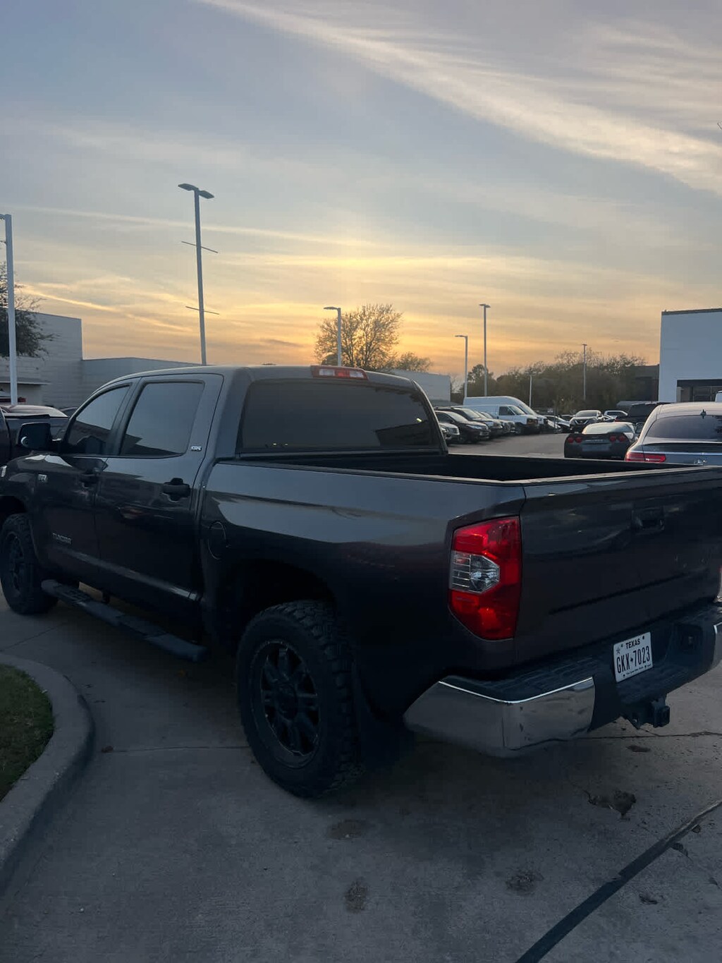 Used 2014 Toyota Tundra SR5 Crewmax 5.7L V8 6-Spd AT Truck