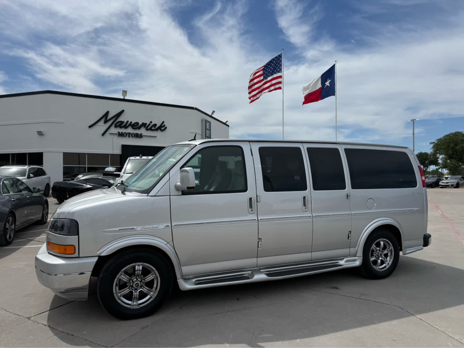 2012 GMC Savana's photo