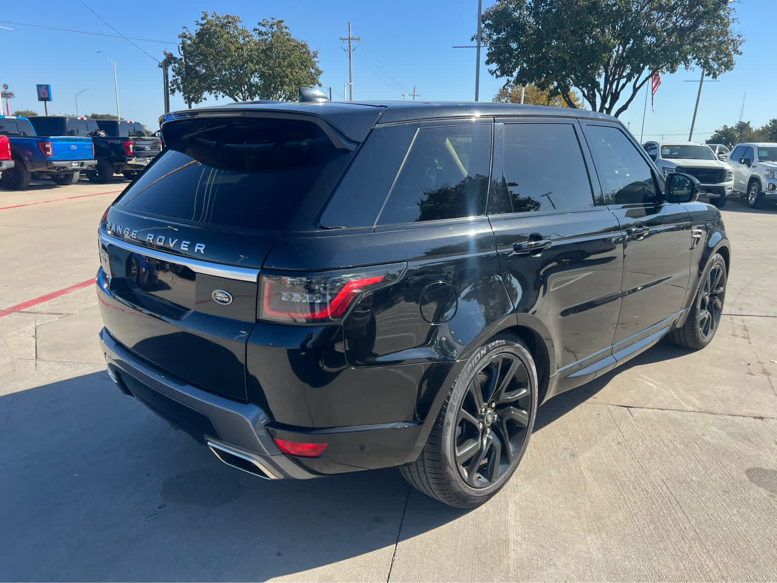 2019 Land Rover Range Rover Sport HSE photo 3