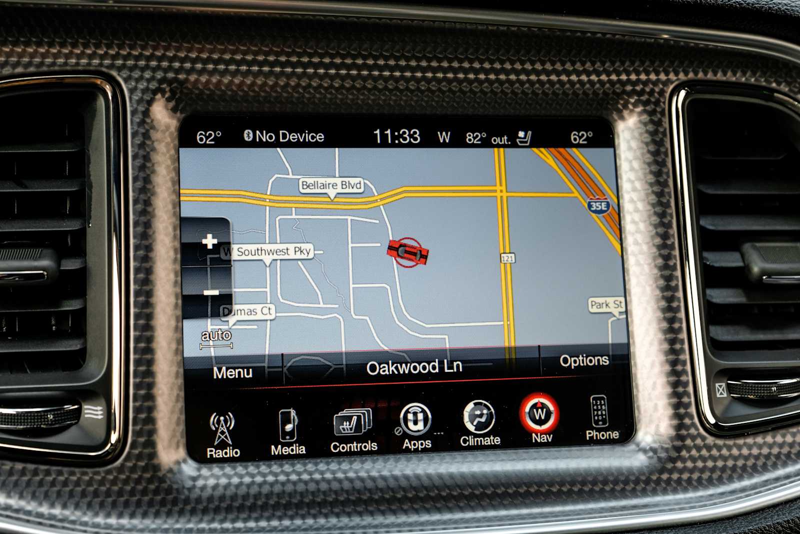 2015 Dodge Challenger SRT - Photo 17