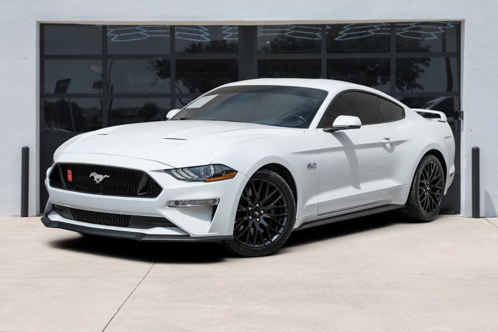 2019 Ford Mustang GT Coupe Premium's photo