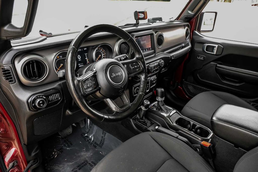 Used 2021 Jeep Gladiator Willys 4x4 Truck