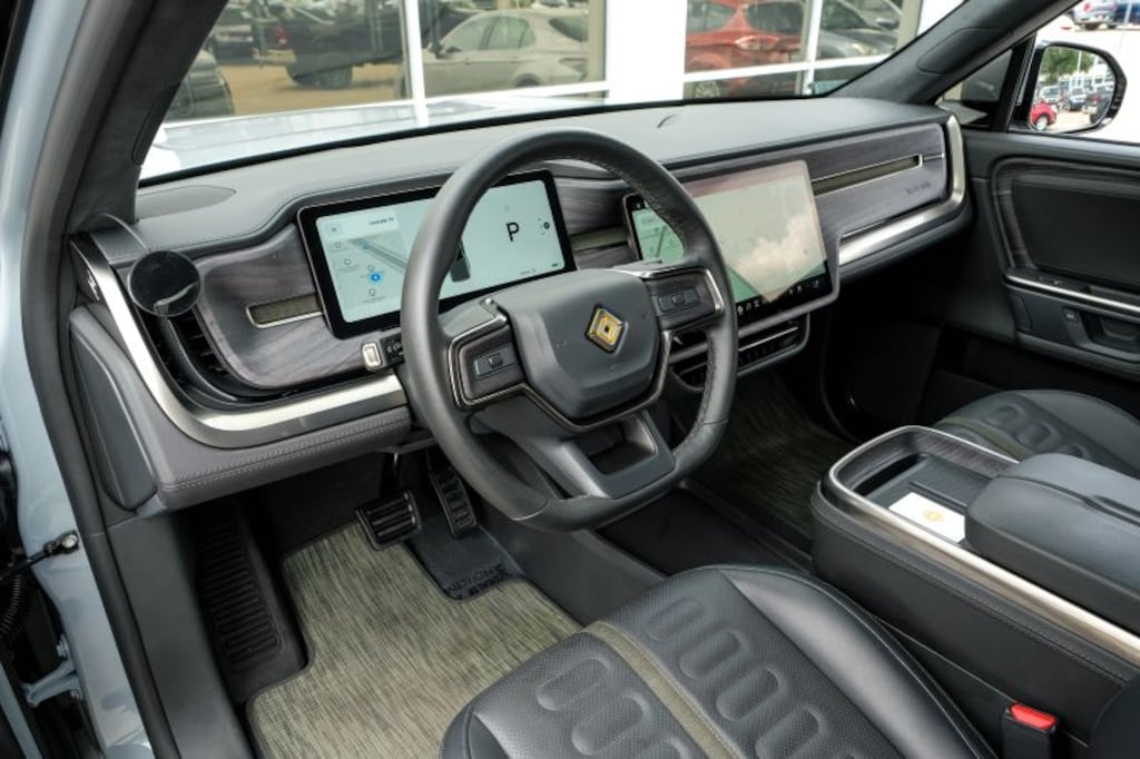 Used 2025 Rivian R1T Adventure Dual-Motor Standard Pack Dual-Motor Standard Pack