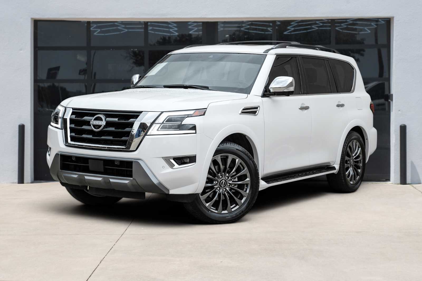 2024 Nissan Armada Platinum 4X2's photo