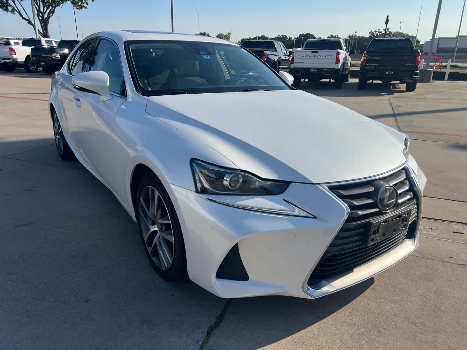 2020 Lexus IS 300 photo 4