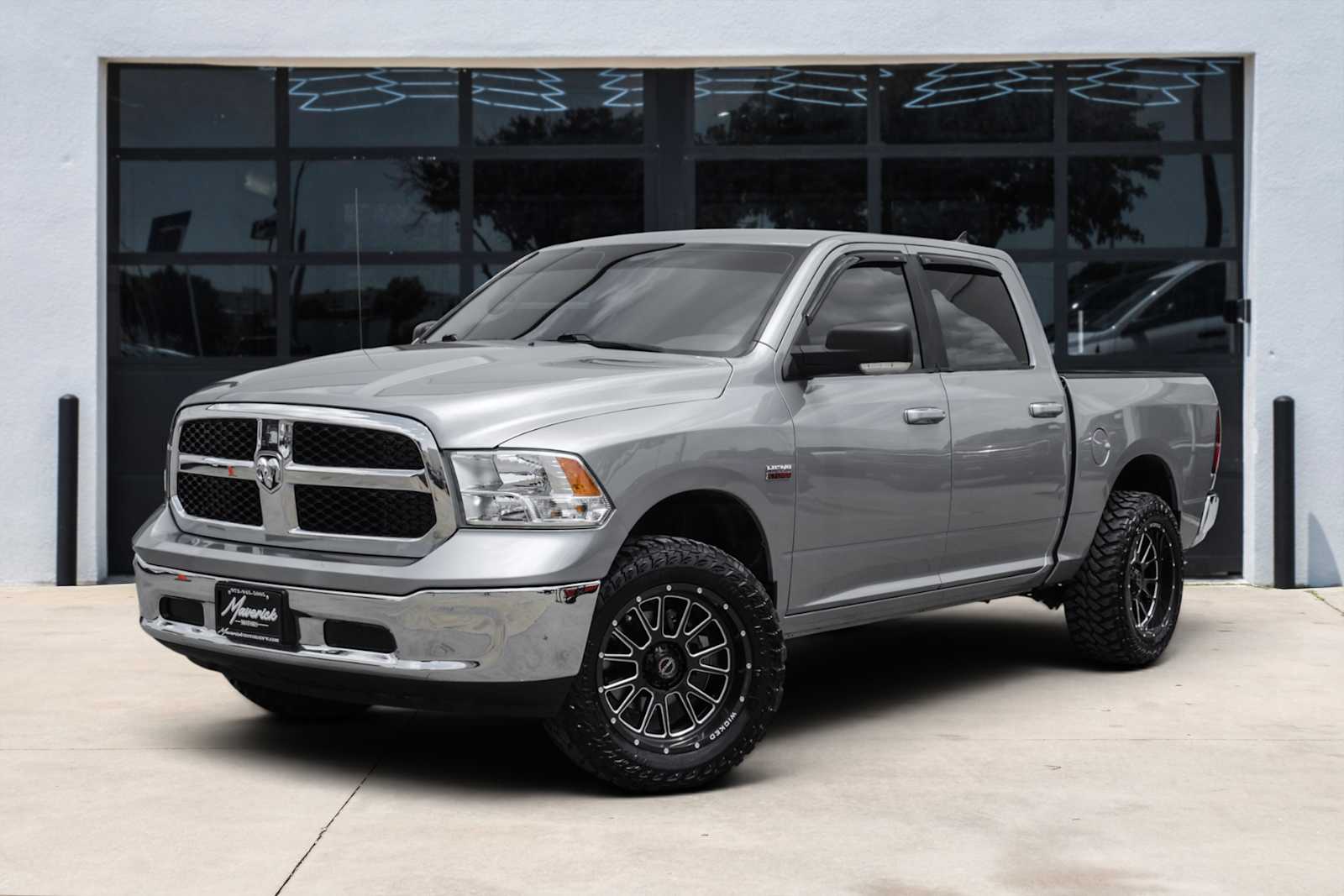 2019 RAM 1500 Classic SLT 4x4 Crew Cab 5'7's photo