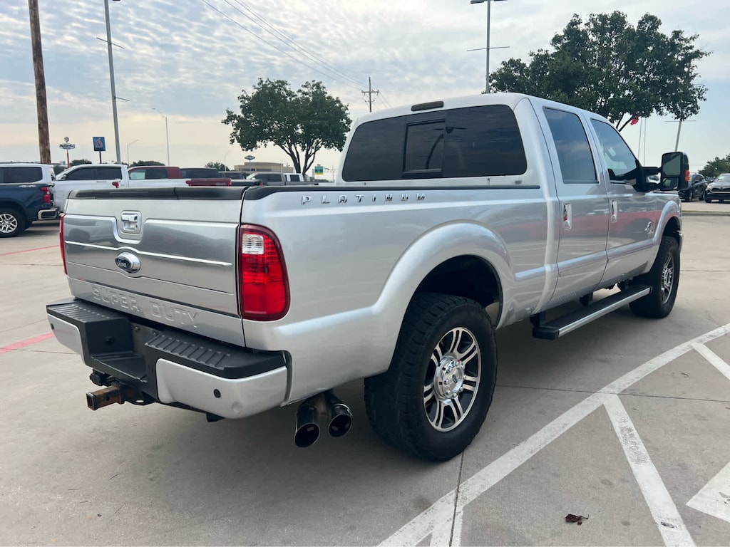 Used 2016 Ford Super Duty F-250 SRW Platinum 4WD Crew Cab 156 4WD Crew Cab 156