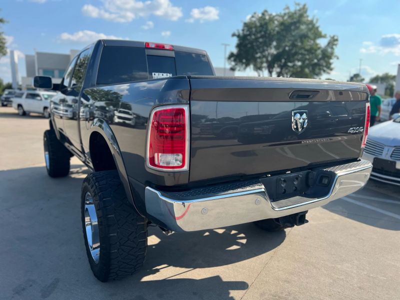 2018 Ram 2500 Laramie photo 2