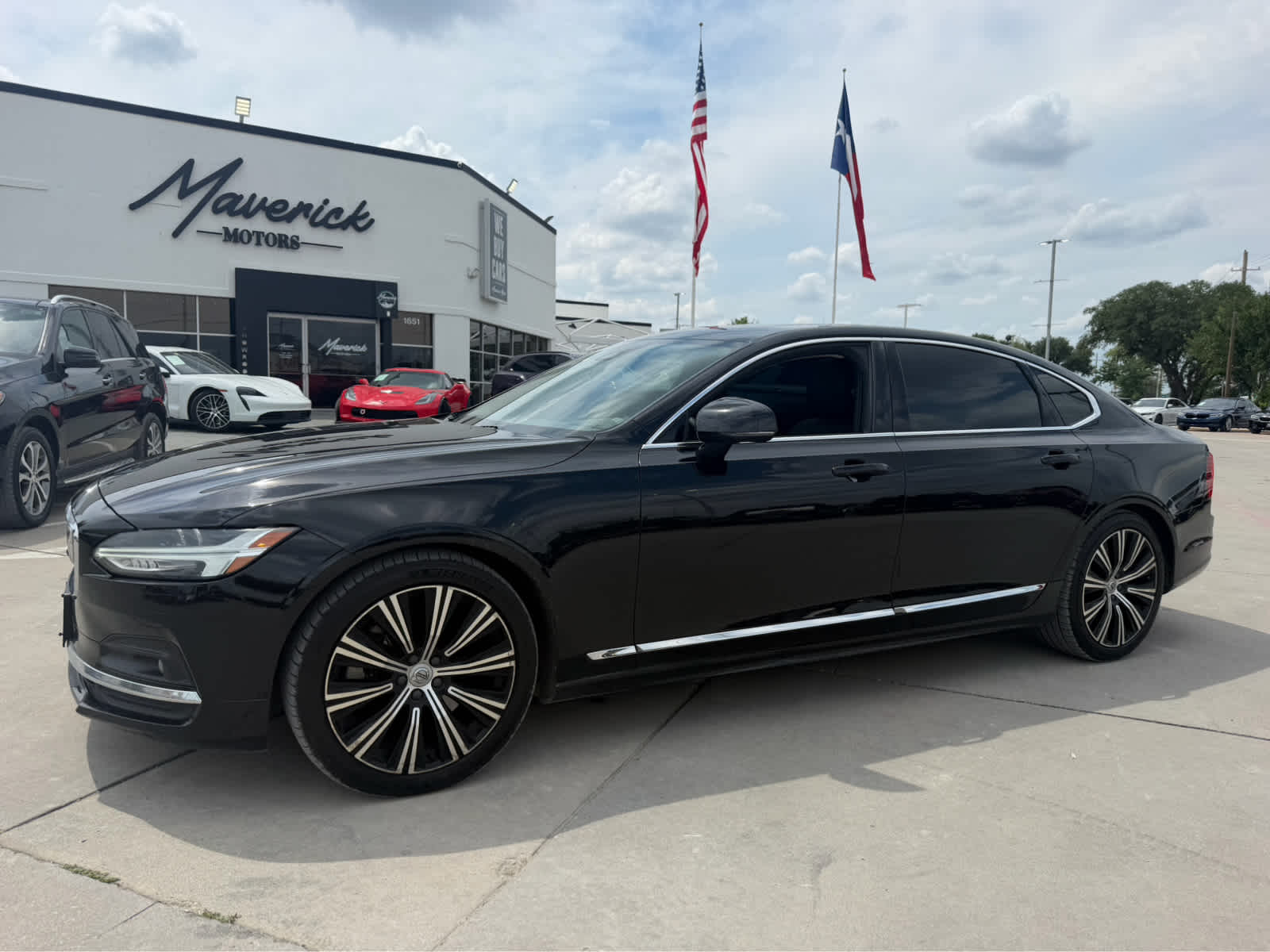 2023 Volvo S90's photo