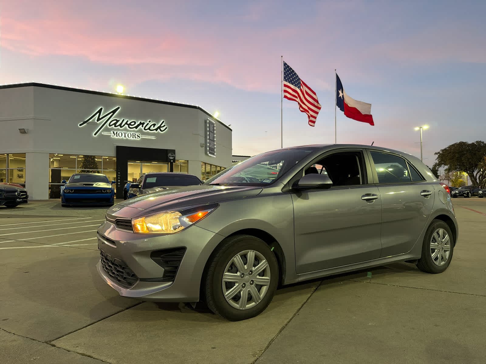 2023 Kia Rio 5-Door S's photo