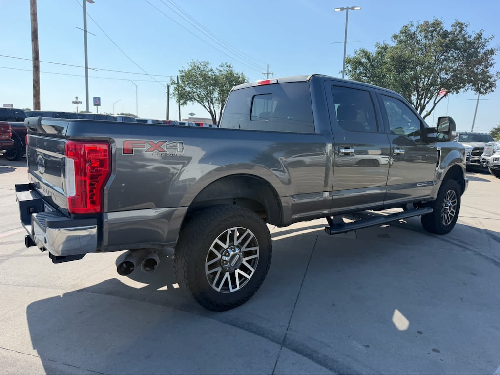 Used 2017 Ford Super Duty F-250 Pickup Lariat 4WD Crew Cab 6.75 Box Truck