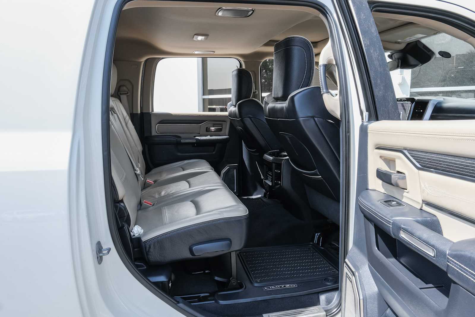 2019 RAM Ram 2500 Pickup Laramie Limited - Photo 35