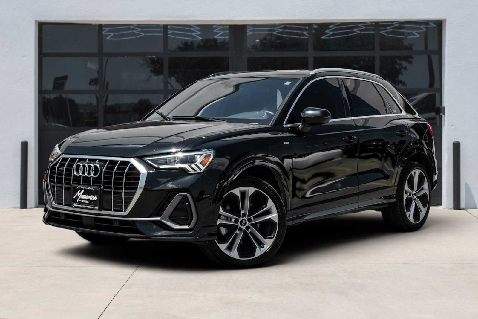 2019 Audi Q3 45 TFSI S Line Premium Plus quattro's photo