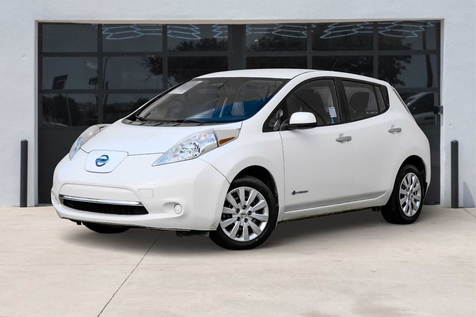 2015 Nissan LEAF S's photo