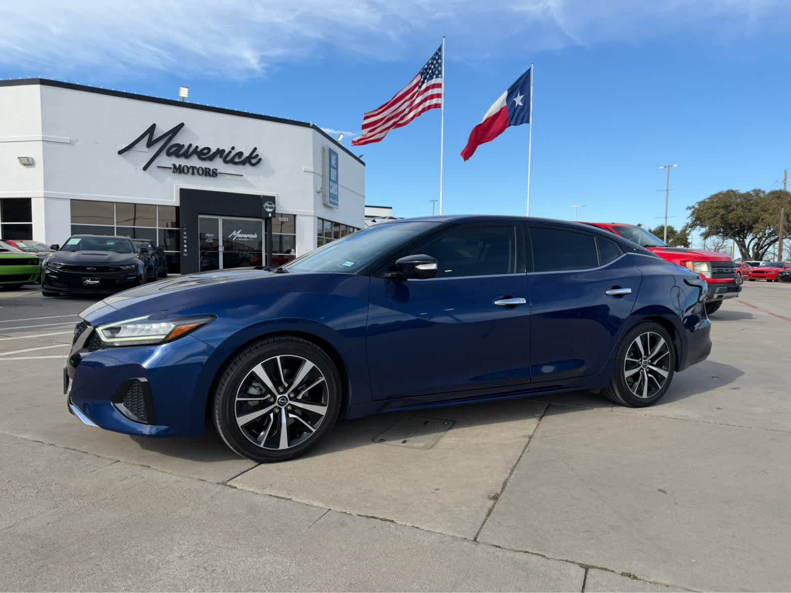 2023 Nissan Maxima SV's photo