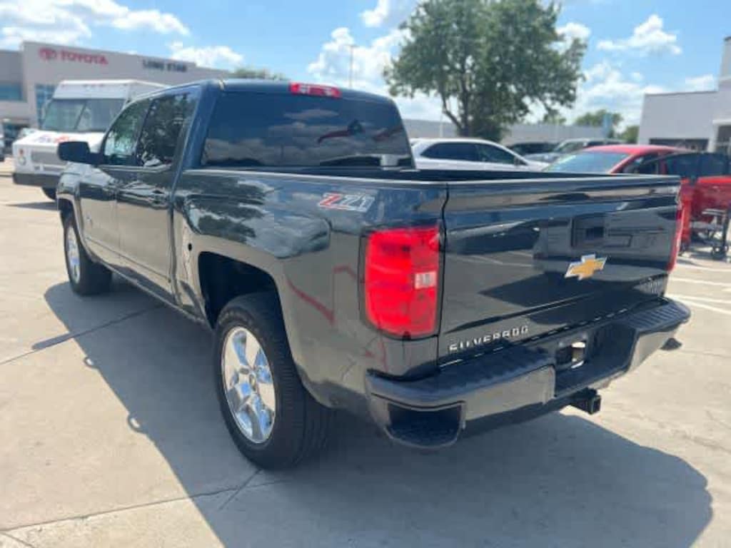 Used 2017 Chevrolet Silverado 1500 LT 4WD Crew Cab 143.5 4WD Crew Cab 143.5