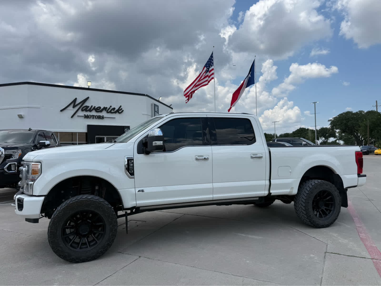2022 Ford F-350 Platinum 4x4 Crew Cab 160 in SRW's photo