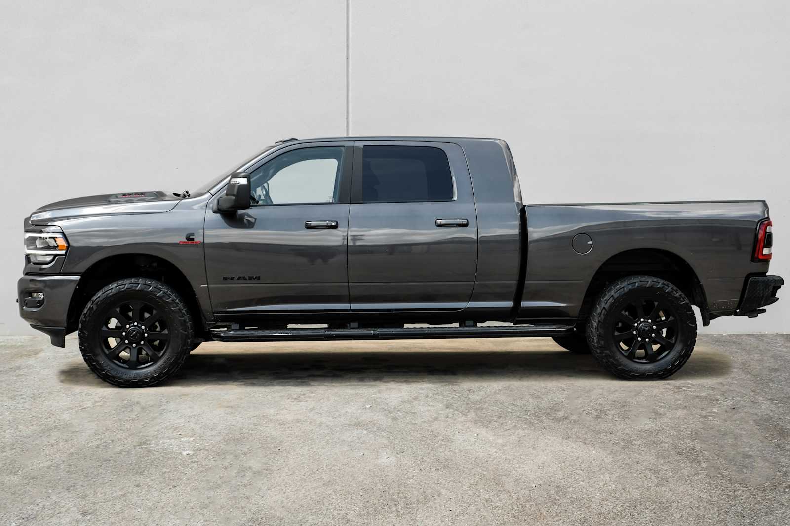 2024 RAM Ram 3500 Pickup Laramie - Photo 12