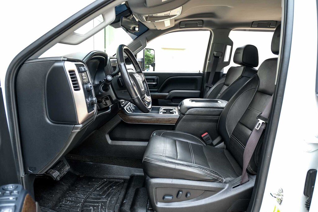 Used 2017 GMC Sierra 2500HD Denali 4WD Crew Cab 153.7 Truck